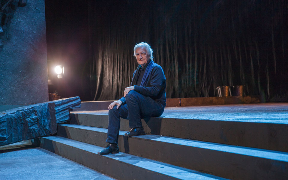 μια-άβυσσος-κάτω-από-τα-πόδια-μας-2213278