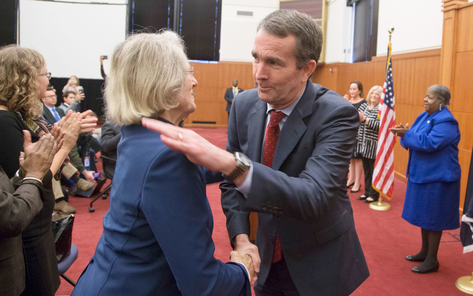 άποψη-η-δειλή-ανάκαμψη-των-δημοκρατικ-2217311