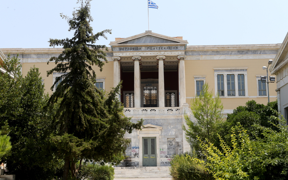 υποχρεωτικές-οι-εργασίες-σε-α΄-β΄-λυκε-2217836