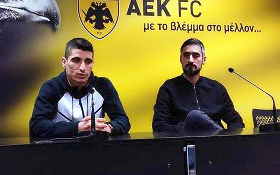 ανανέωσε-μέχρι-το-2022-στην-αεκ-ο-μάνταλος-2218492