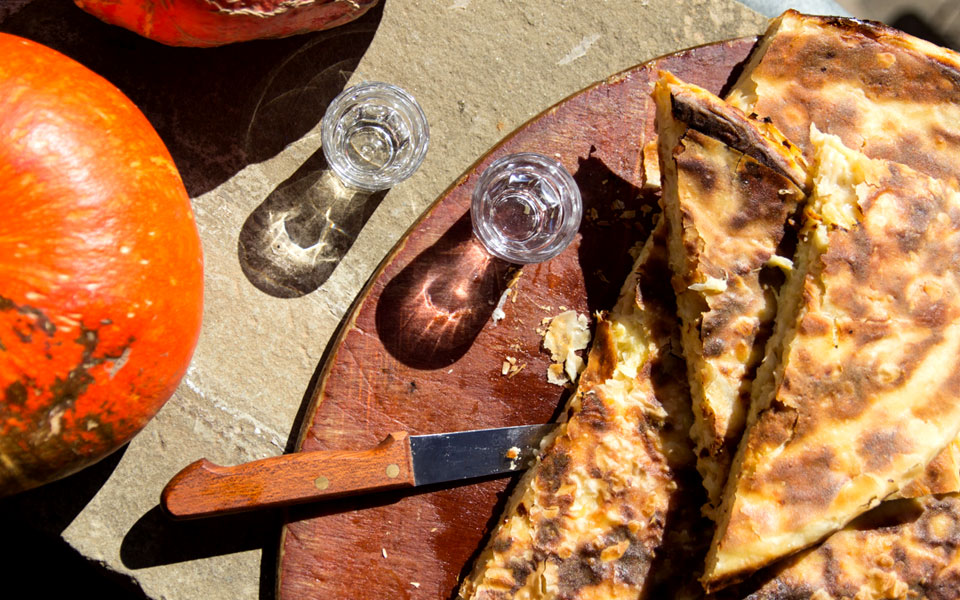 η-κολοκυθόπιτα-του-κώστα-με-ψημένα-ενδ-2216960