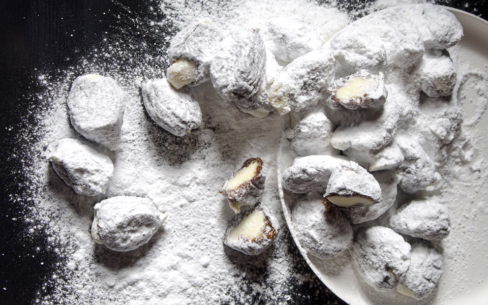 δαμάσκηνα-γεμιστά-με-λευκή-σοκολάτα-2218316