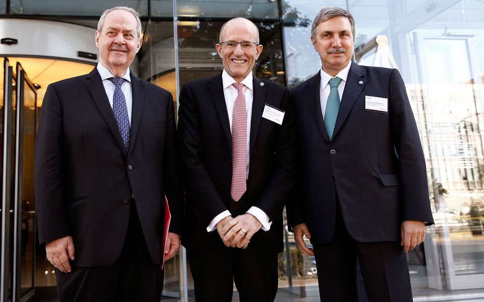 διεθνές-συνέδριο-με-ελληνική-σφραγίδ-2217739