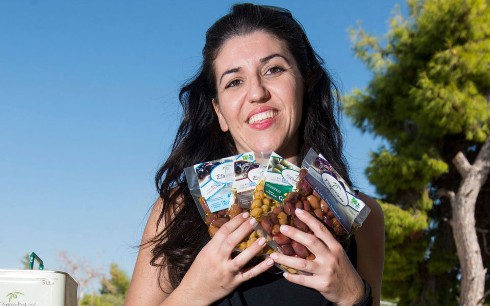 ελιές-από-τους-μολάους-της-οικογένεια-2220116