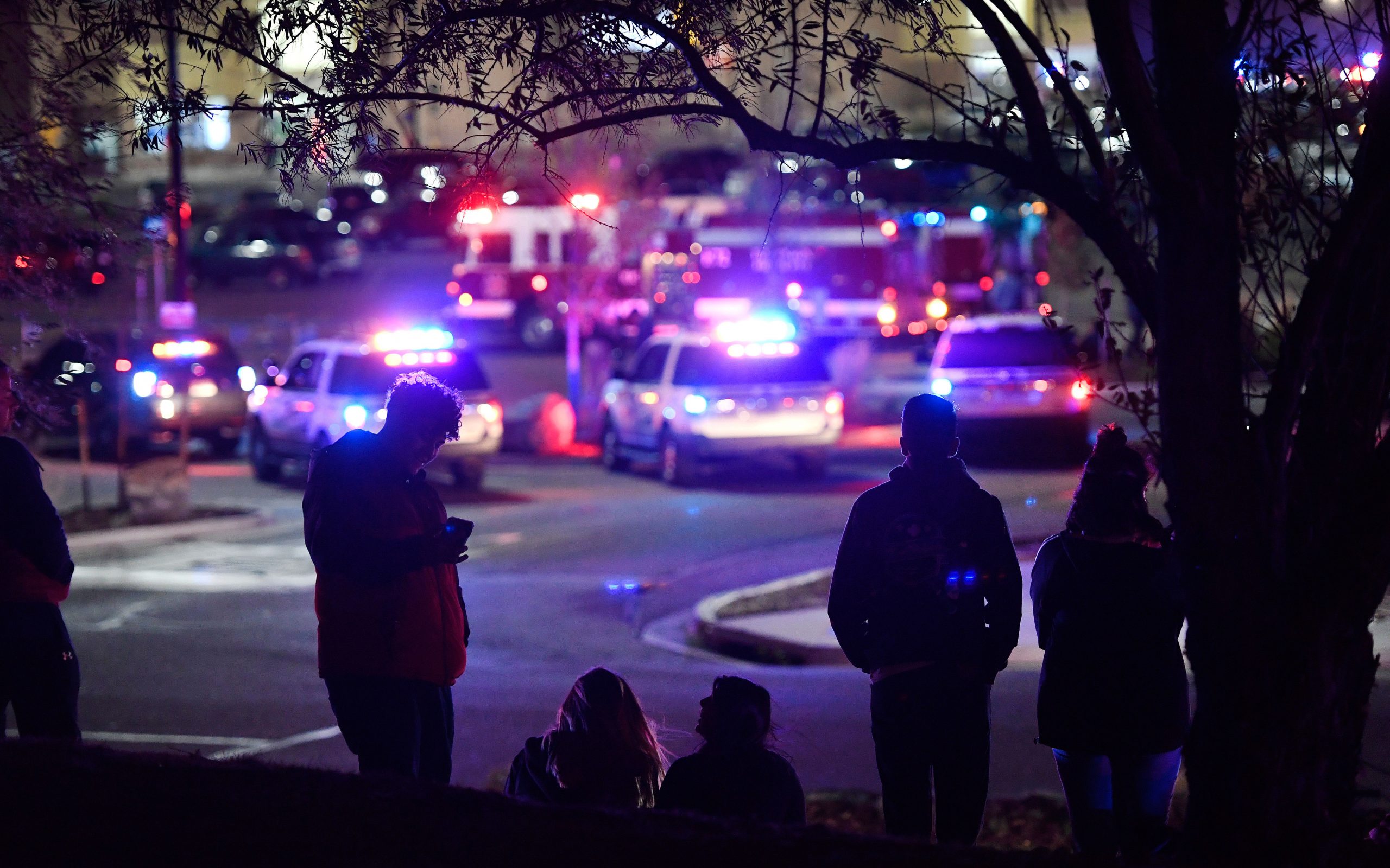 ηπα-τρεις-νεκροί-από-πυρά-σε-υποκατάστ-2215966