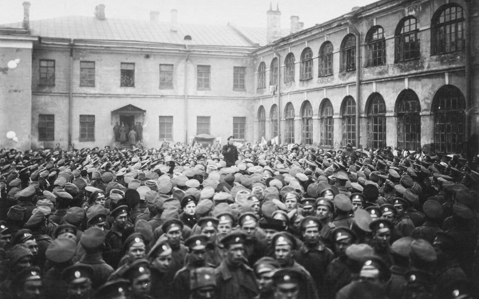 η-επέτειος-μιας-ενοχλητικής-επανάστα-2216456