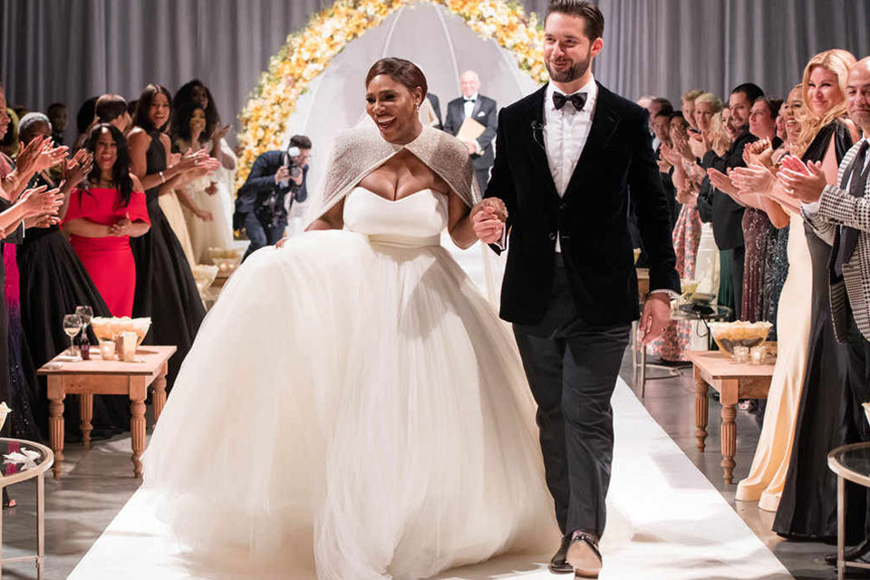 οι-πρώτες-φωτογραφίες-από-τον-γάμο-της-s-2218736