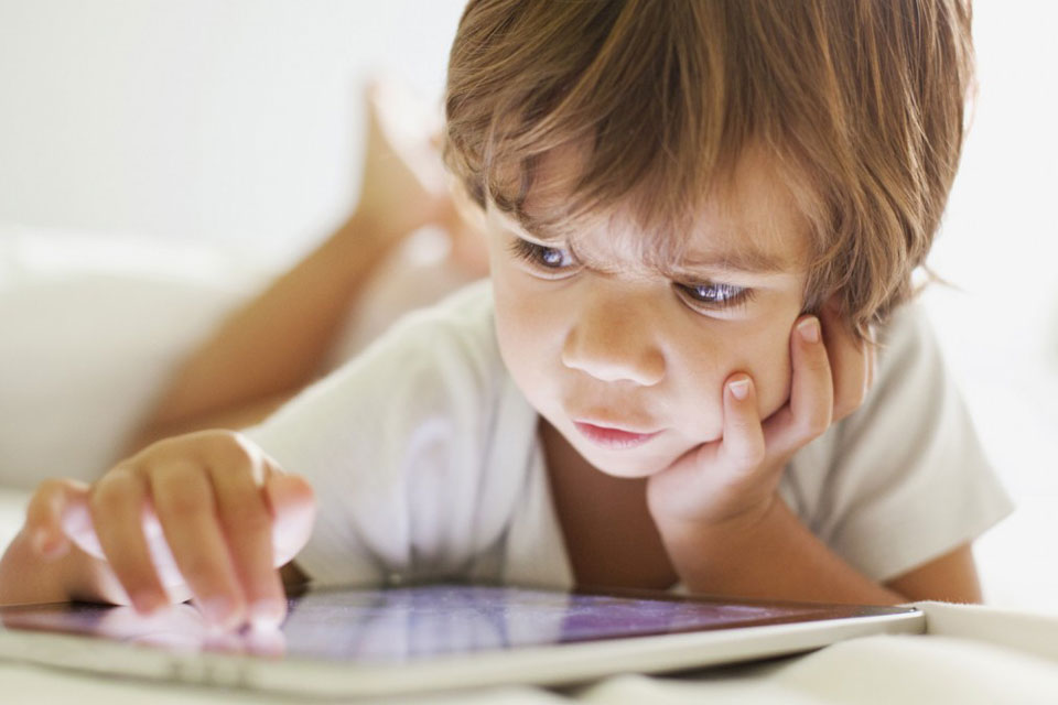 η-χρήση-tablets-και-κινητών-τηλεφώνων-περιορ-2218036