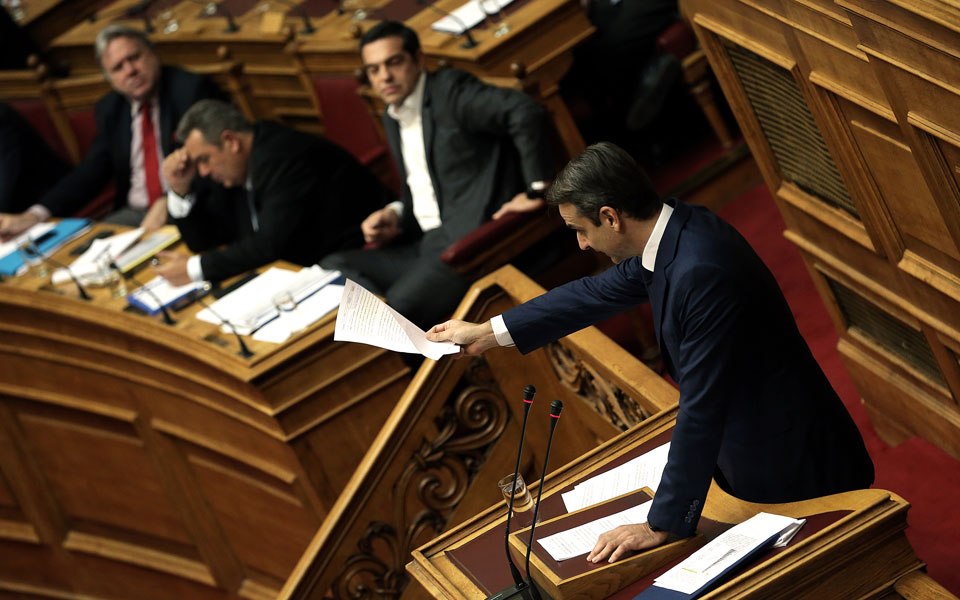 σφοδρή-σύγκρουση-τσίπρα-μητσοτάκη-σ-2220160