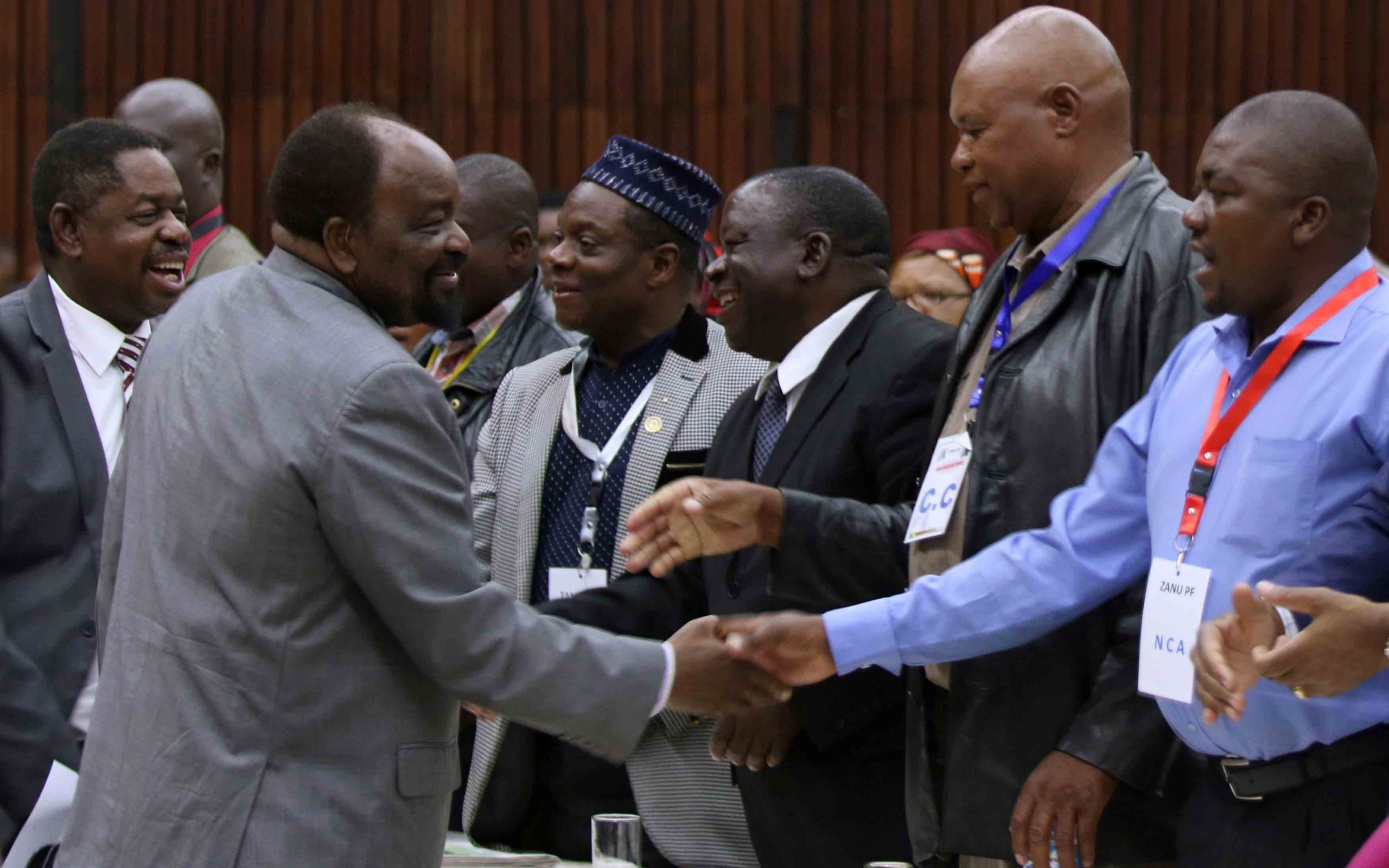 ζιμπάμπουε-δεν-παραιτείται-ο-μουγκάμ-2218828