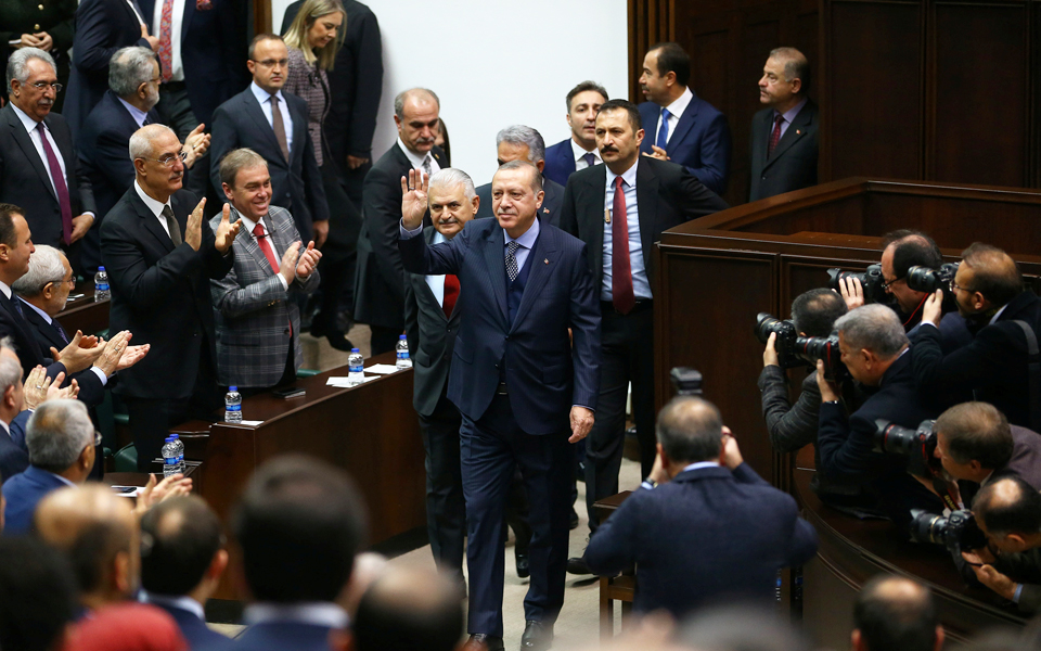 εμπλέκει-τον-ταγίπ-ερντογάν-ο-ρεζά-ζαρ-2220901
