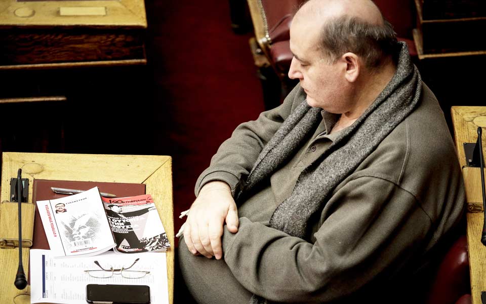 μικρό-γλυκό-χαμόγελο-του-χρ-του-σπίρ-2223193