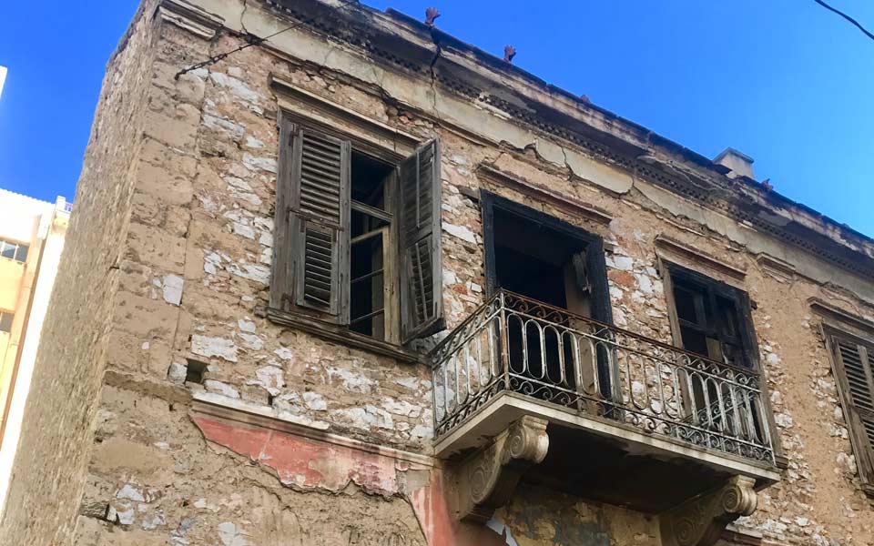 ενα-σπίτι-χωρίς-γείτονες-στην-οδό-καλλ-2223264