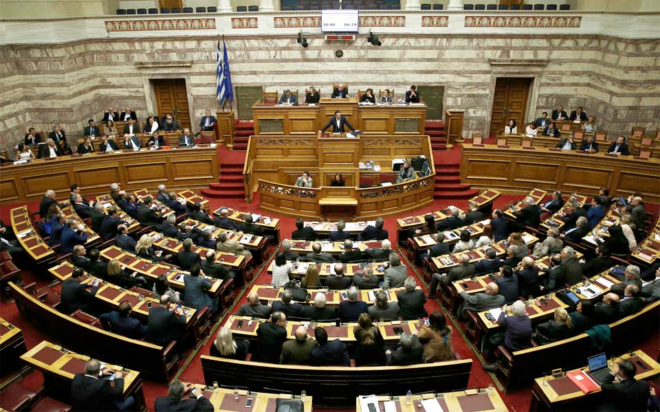 σύγκρουση-τσίπρα-μητσοτάκη-με-φόντο-τ-2224009