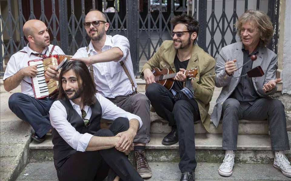 γιουκαλίλι-και-ανελέητο-χιούμορ-2224608