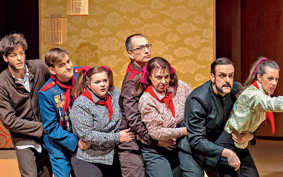 το-φλερτ-και-το-γέλιο-κομμένα-2224390