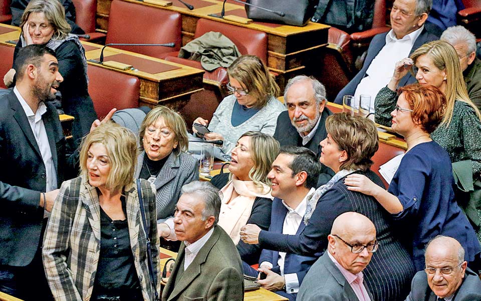 οι-σουλιώτισσες-και-ο-πάγκαλος-2224639