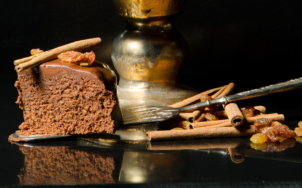 κέικ-σοκολάτας-με-σιμιγδάλι-και-γλάσο-2222015