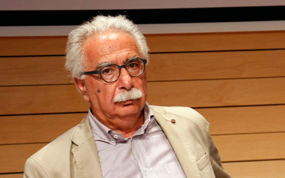 τρία-εκπαιδευτικά-εκκρεμή-αγκάθια-2221159