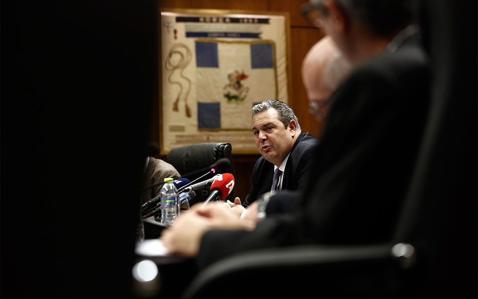 σκληραίνει-η-κόντρα-για-το-σκοπιανό-2225215