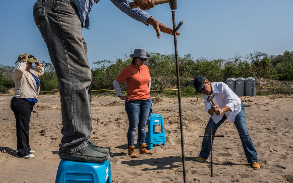 ο-έρωτας-της-βίκυς-με-τον-κάρλος-2220968