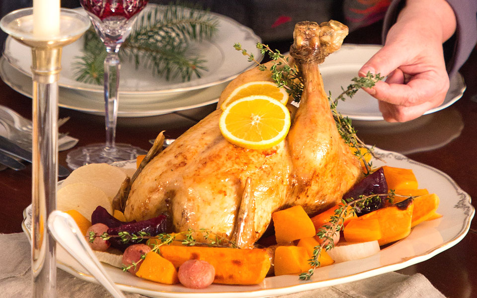 όρνιθα-γεμιστή-με-κιμά-και-ξηρούς-καρπ-2221735