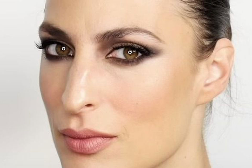 ο-μάνος-βυνιχάκης-μας-δείχνει-το-smokey-μακι-2225205