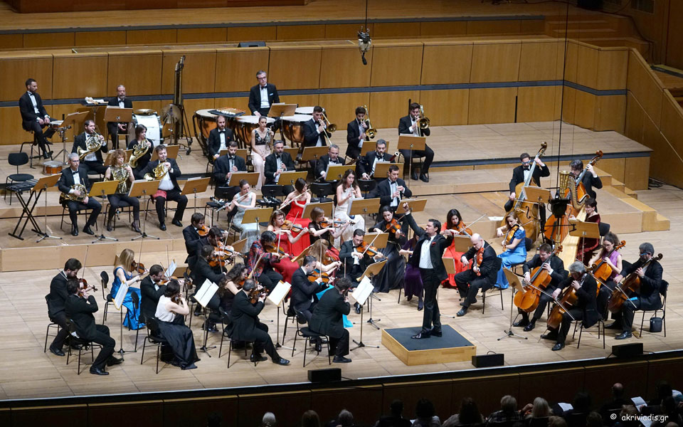 πρωτοχρονιά-με-αβέβαιο-μέλλον-2227319