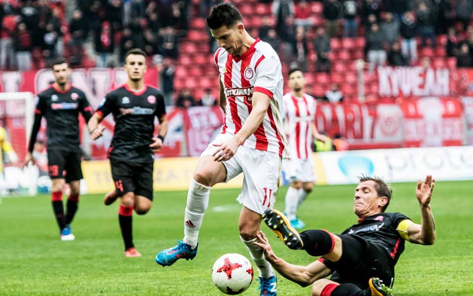 ολυμπιακός-πρόκριση-με-διπλό-ντεμπού-2226983