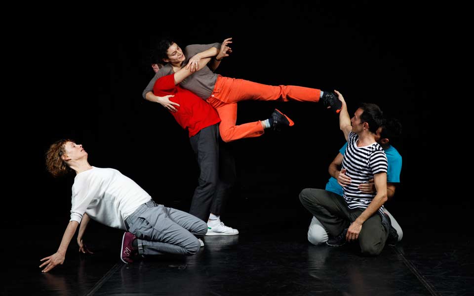 λάμψε-ηλιόλουστή-μας-κομμούνα-2228120