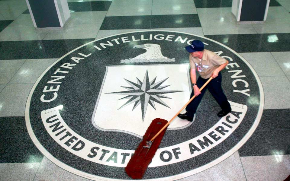 πρώην-μέλος-της-cia-θεωρείται-ύποπτος-γι-2228235