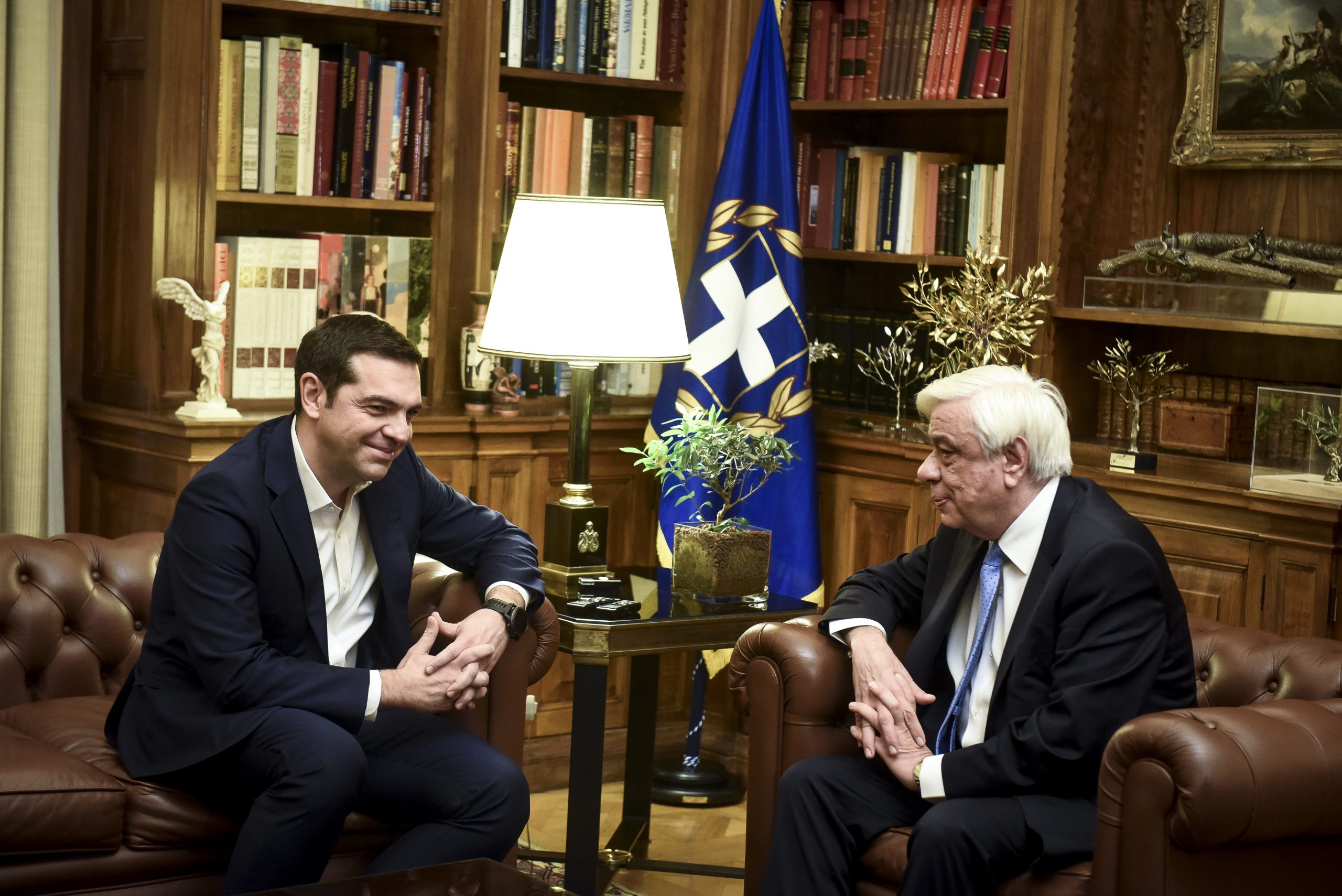 σε-βαρύ-κλίμα-η-συνάντηση-τσίπρα-με-πολ-2229922