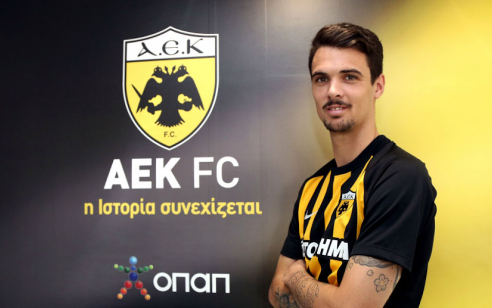 ενισχύθηκε-και-καραδοκεί-η-αεκ-2225725