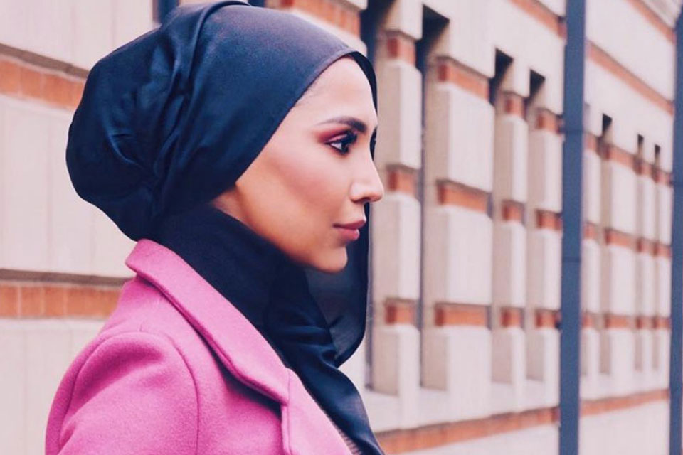 αποσύρουν-το-μοντέλο-της-loreal-με-την-χιτζ-2229222