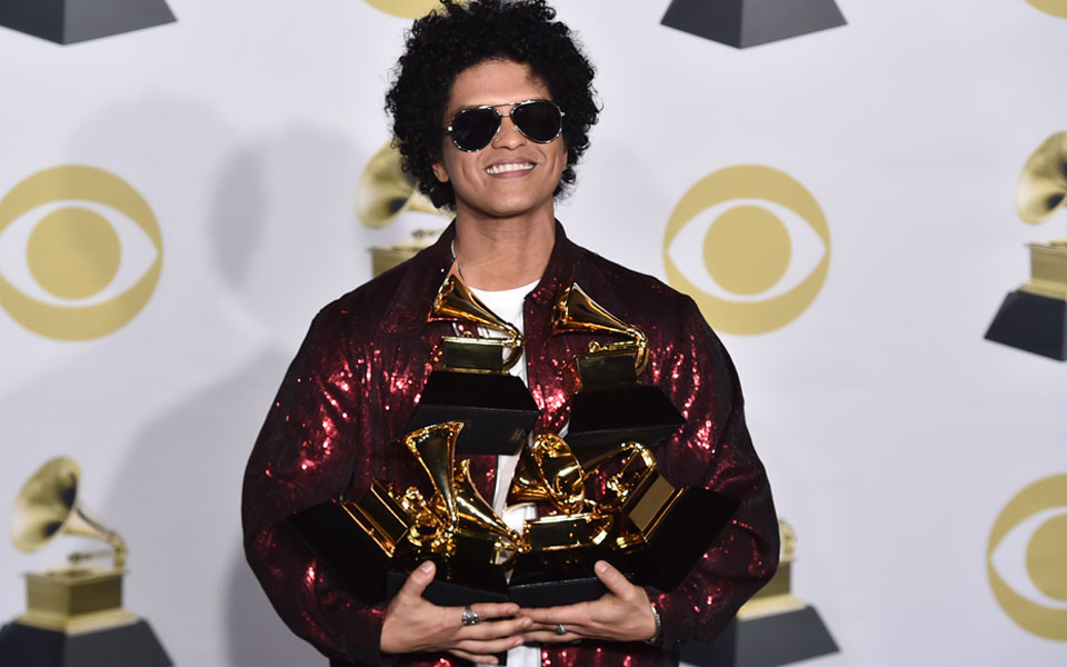 βραβεία-γκράμι-εξι-στα-έξι-για-τον-μπρο-2230201