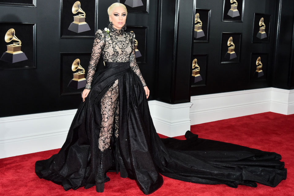 grammys-2018-οι-βασίλισσες-της-ποπ-στο-κόκκινο-χα-2230212