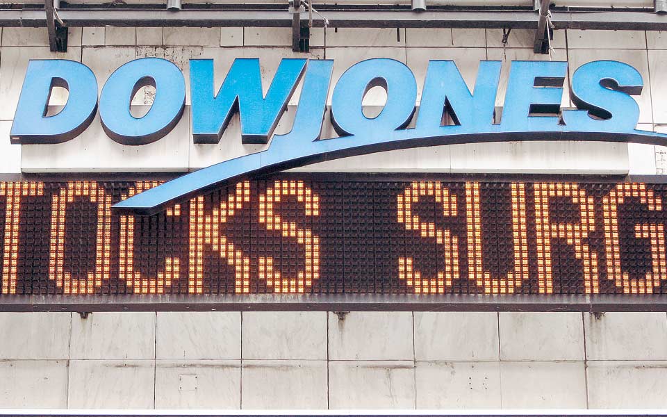 σε-υψηλά-επίπεδα-η-wall-street-απώλειες-για-δολά-2228821