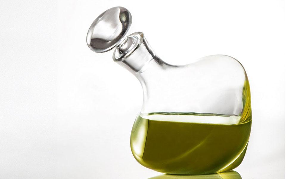 δύο-σταγόνες-αγουρέλαιο-2226667