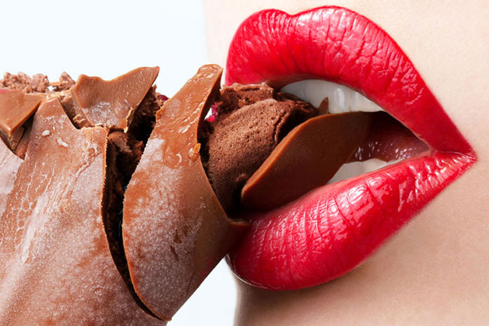 γιατί-παχαίνει-τις-γυναίκες-το-κακό-2228083