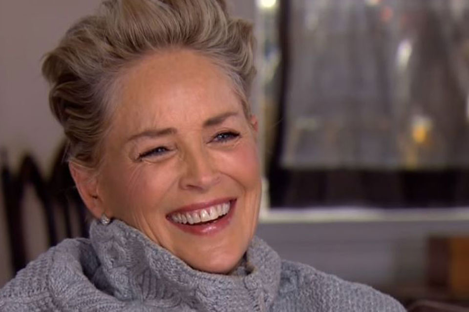 h-sharon-stone-ρωτήθηκε-αν-δέχτηκε-σεξουαλική-παρ-2227850