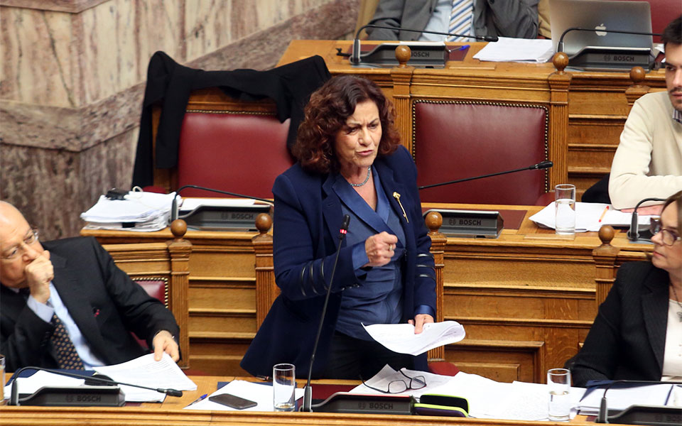 θ-φωτίου-ποιος-κάνει-παιδιά-όταν-δεν-υ-2227327