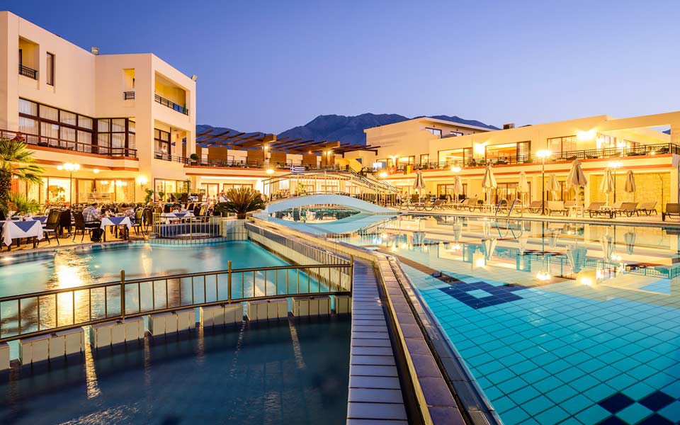 αυξάνονται-τα-5άστερα-εξαφανίζονται-τ-2232711