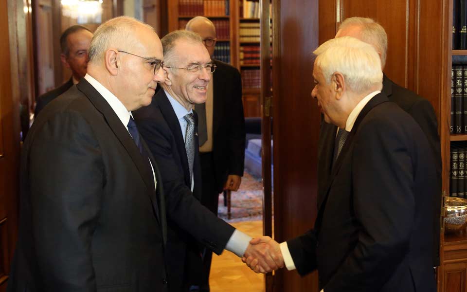 στην-ηλεκτρονική-πλατφόρμα-έχουν-μετ-2233405