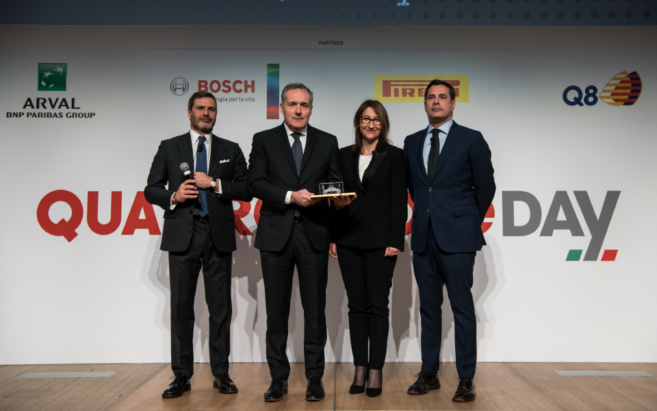 η-alfa-romeo-stelvio-είναι-το-νέο-aυτοκίνητο-της-xρονι-2232171