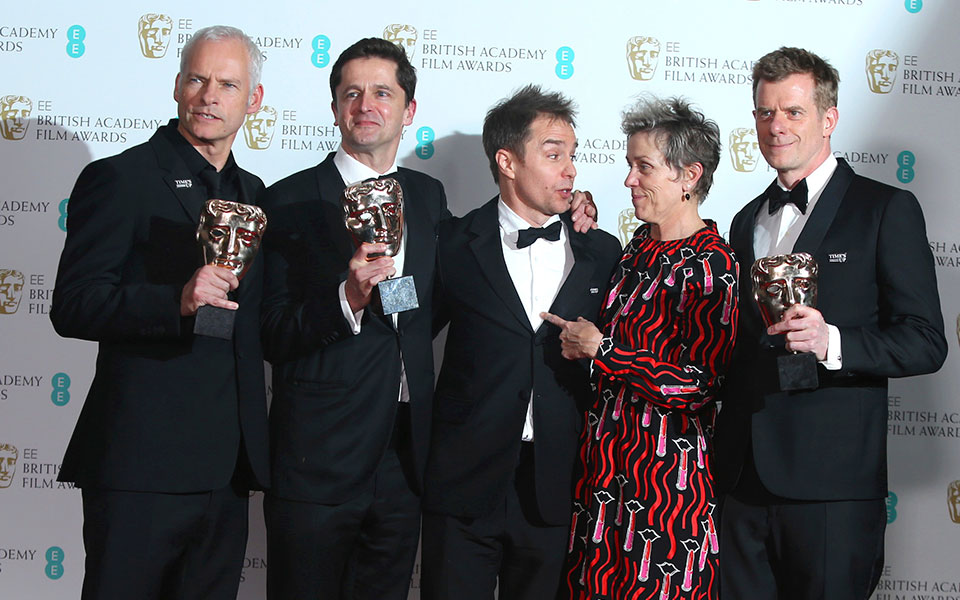 οι-πινακίδες-γράφουν-bafta-στον-δρόμο-τω-2234604