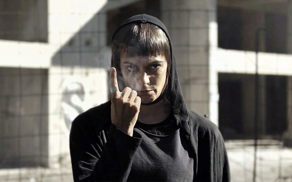 ισως-στα-στενά-της-αθήνας-κρύβεται-κάπ-2234897