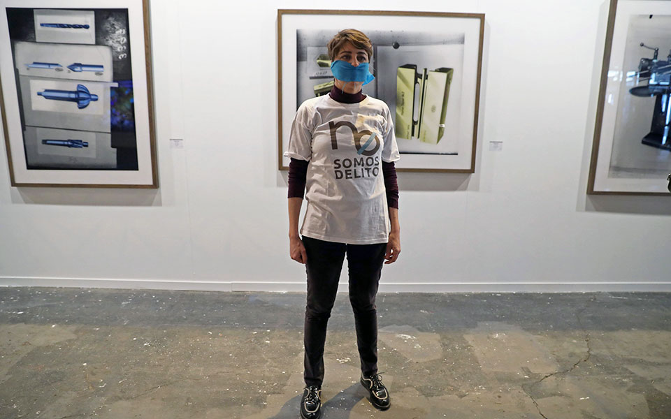 αποκαθήλωση-έργου-ισπανού-εικαστικο-2235340