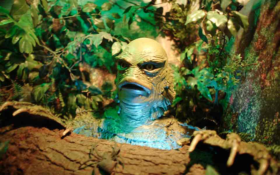 το-τέρας-που-έδωσε-μορφή-στο-νερό-2233812