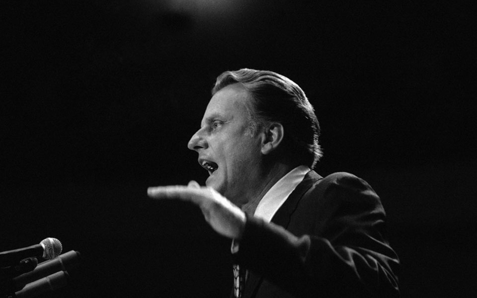 πέθανε-ο-πάστορας-της-αμερικής-μπίλ-2234699