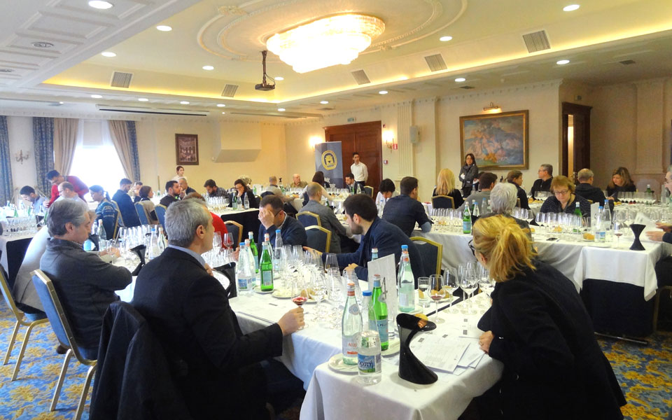 διεθνής-διαγωνισμός-οίνου-αποσταγμ-2235137